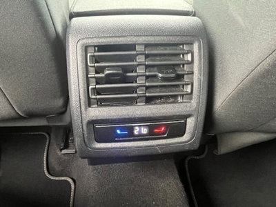 Volkswagen Golf 2.0 TDI SCR Life (14)