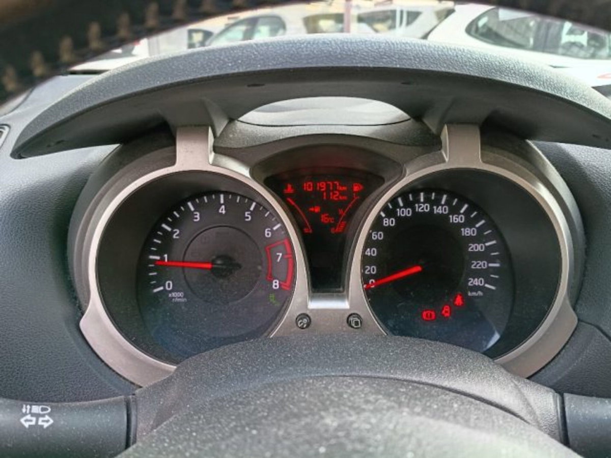 Nissan Juke 1.2 DIG-T 115 Start&Stop Tekna (15)