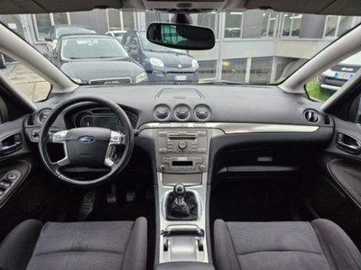 Ford S-Max 2.0 TDCi 140CV Titanium (9)