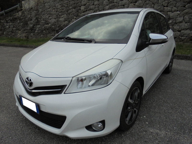 Toyota Yaris 1.D-4D 5 porte Lounge