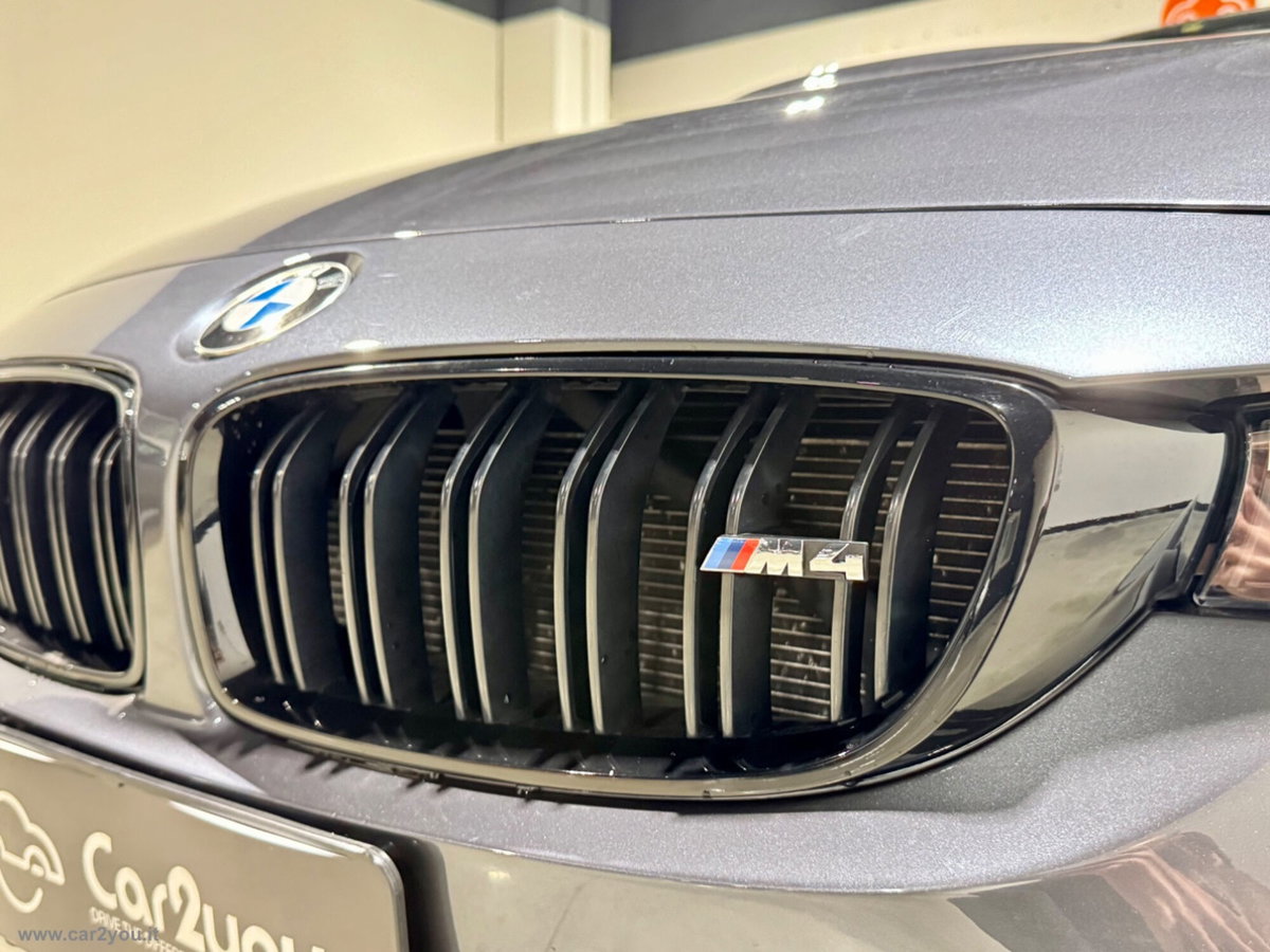 BMW Serie 4 Coupé M4 Competition (10)