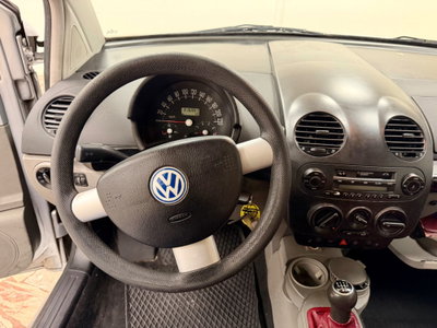 Volkswagen New Beetle TDI 101CV (11)