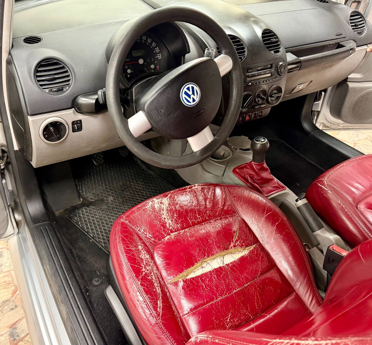 Volkswagen New Beetle TDI 101CV (9)