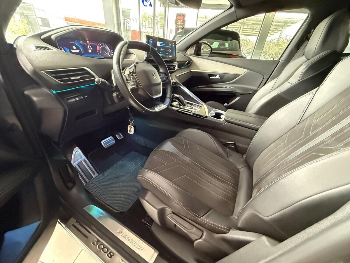 Peugeot 3008 BlueHDi 130 S&S EAT8 GT Pack (14)