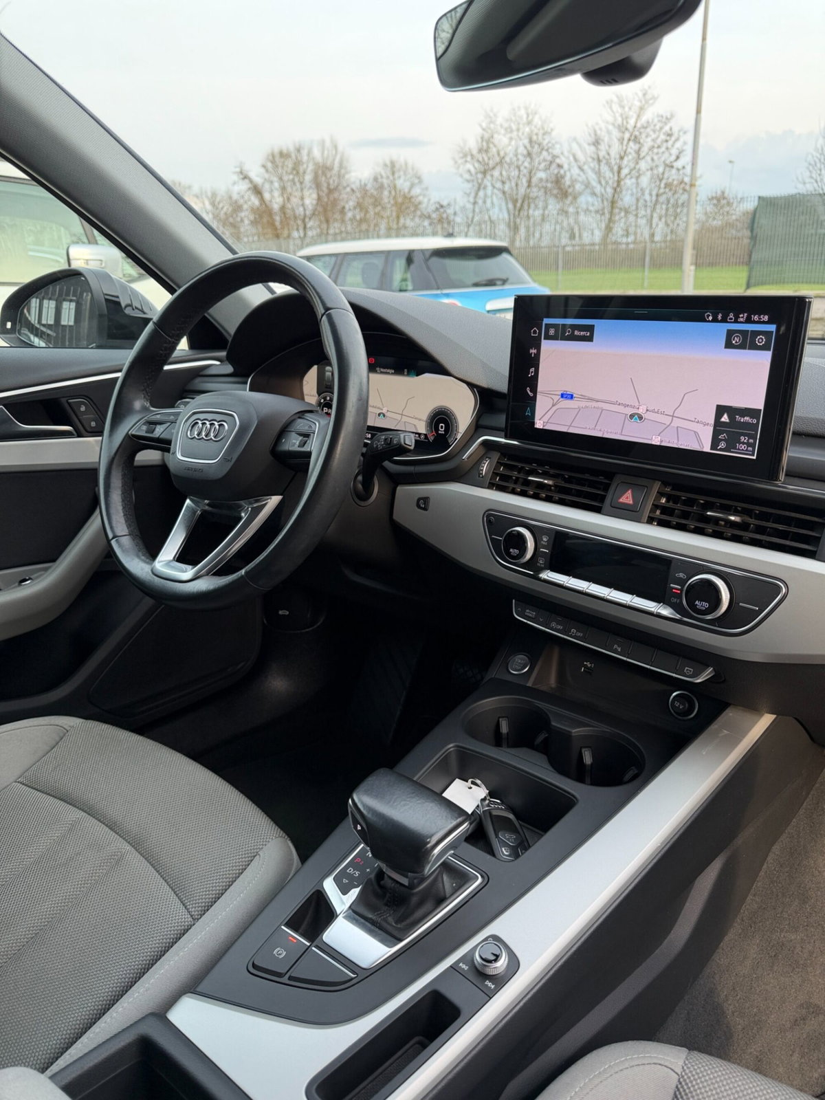 Audi A4 Avant 35 TDI/163 CV S tronic Business Advanced (14)