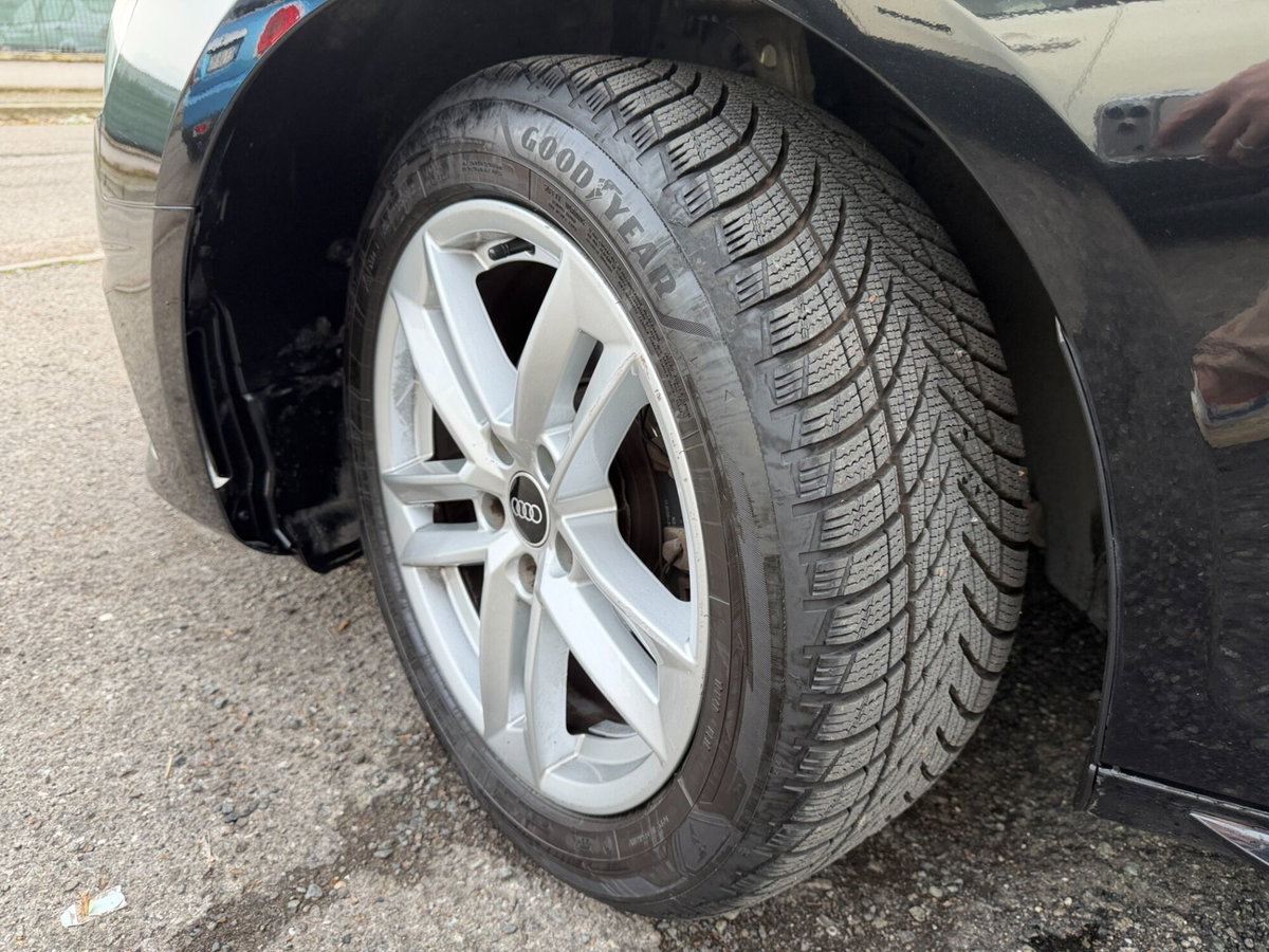Audi A4 Avant 35 TDI/163 CV S tronic Business Advanced (15)