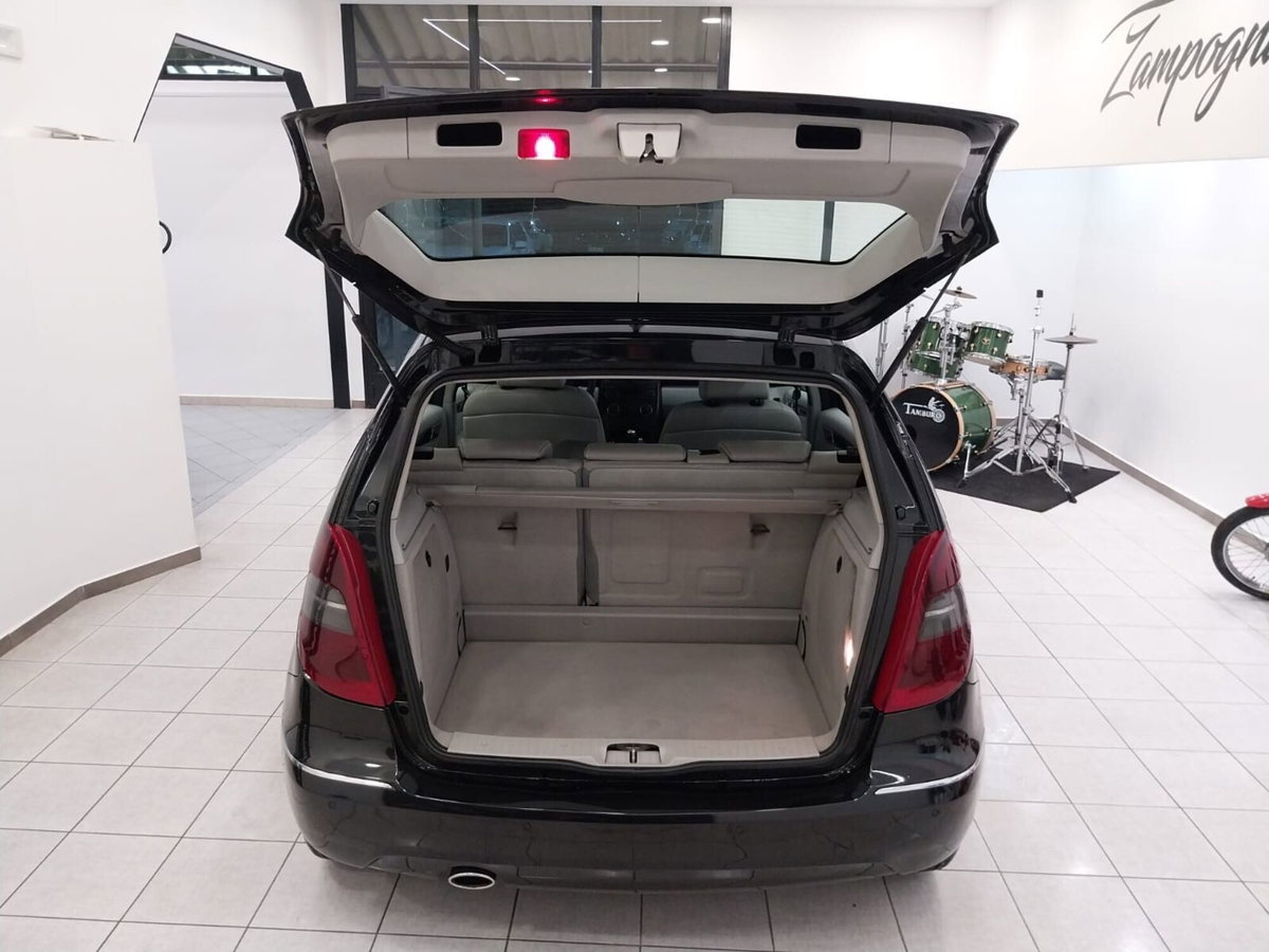 Mercedes-Benz Classe A 180 CDI Elegance (16)