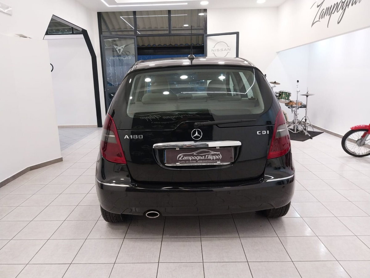 Mercedes-Benz Classe A 180 CDI Elegance (5)