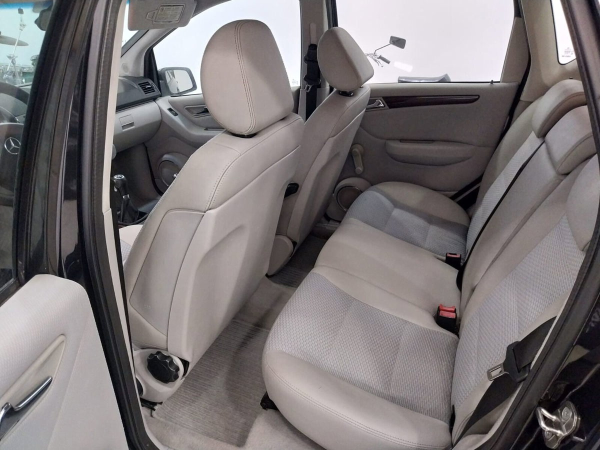 Mercedes-Benz Classe A 180 CDI Elegance (8)