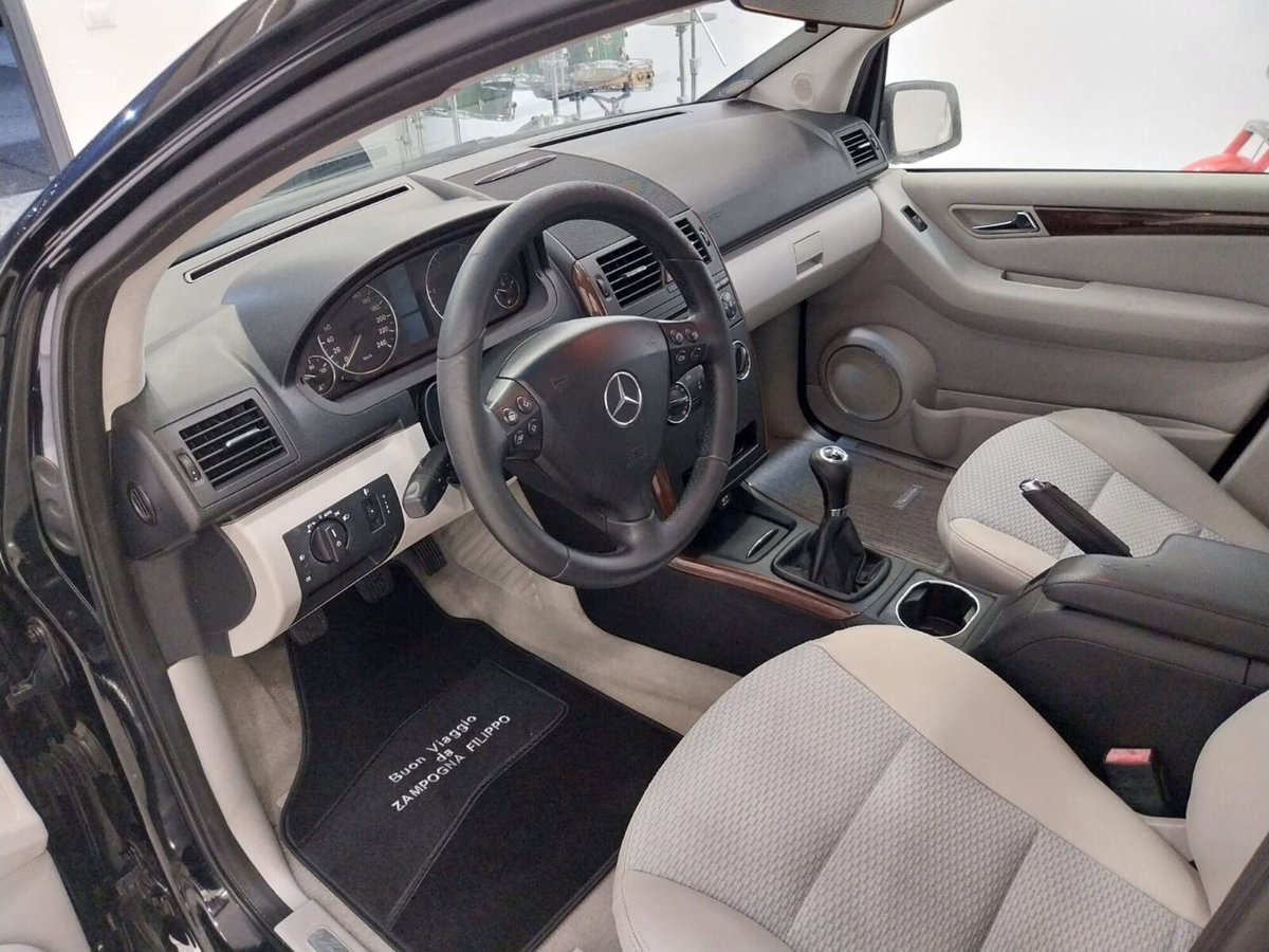 Mercedes-Benz Classe A 180 CDI Elegance (9)