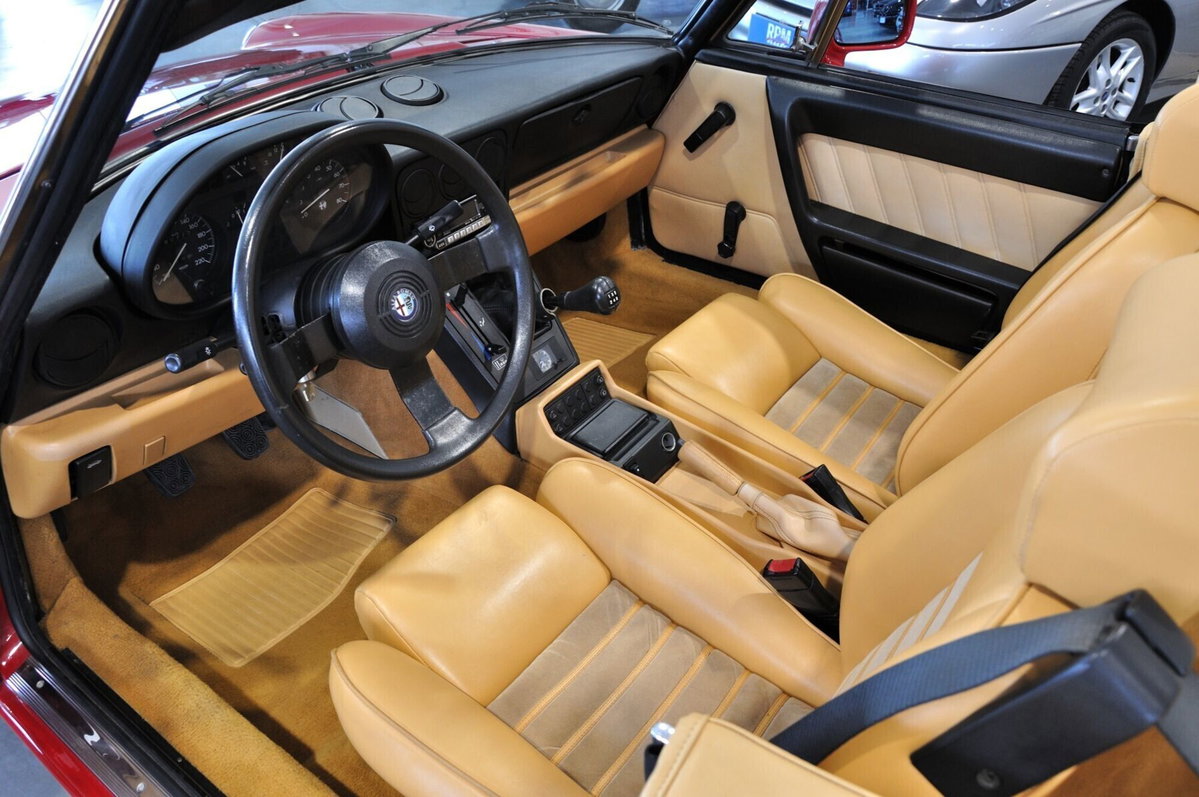 Alfa Romeo Spider 1.6 (13)