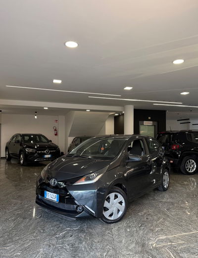 Toyota Aygo 1.0 VVT-i 69 CV 5 porte x-cool usata