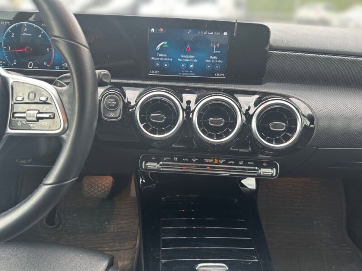 Mercedes-Benz Classe A 180 d Automatic Sport (9)