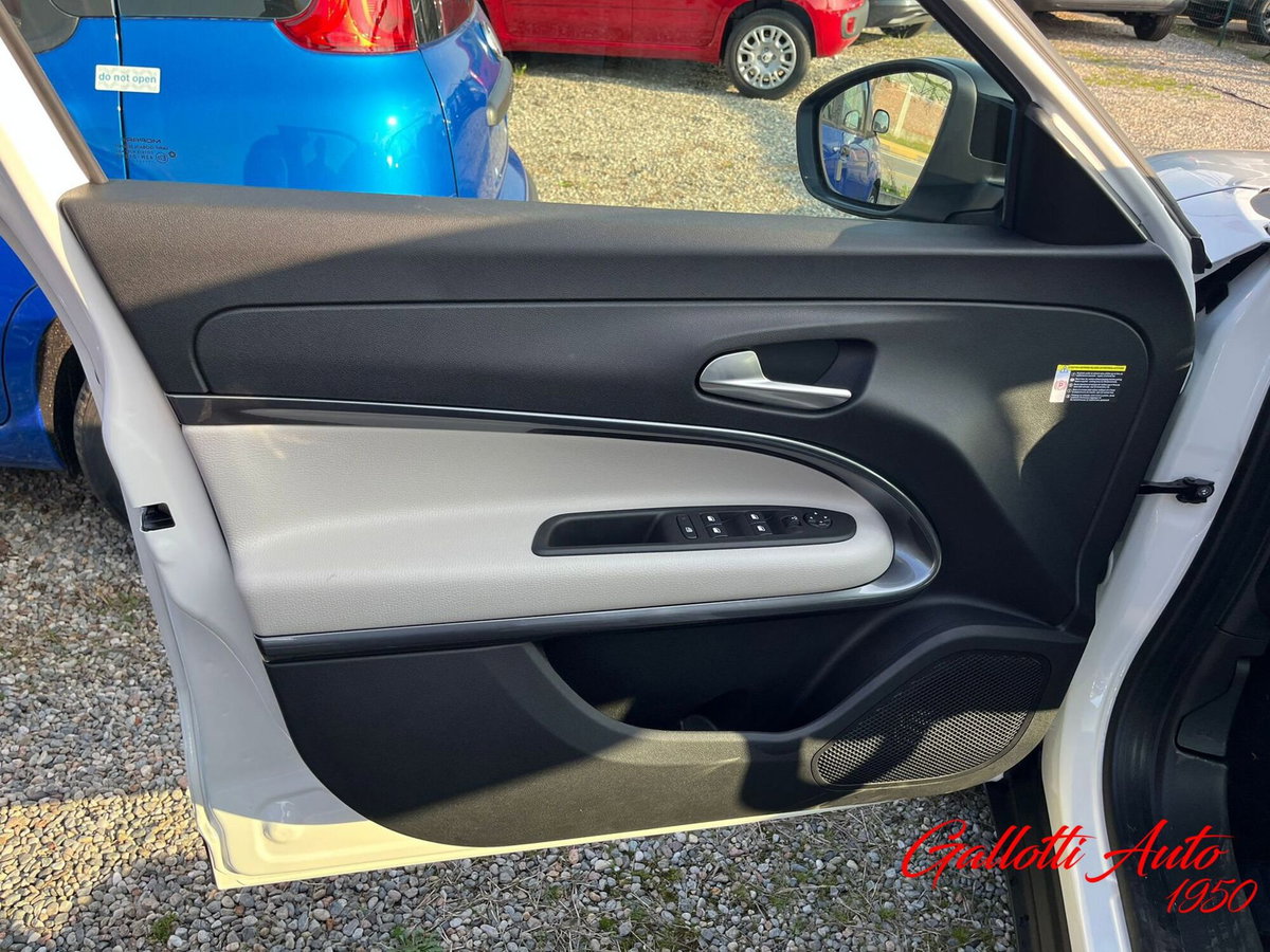 Fiat 600 1.2 hybrid La Prima II 110cv auto (16)