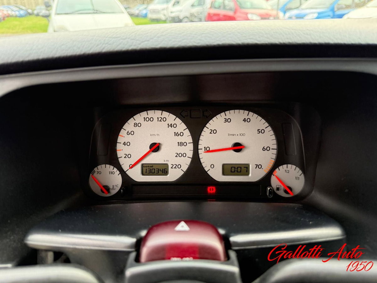 Volkswagen Golf Cabrio 1.6 cat Avantgarde (11)
