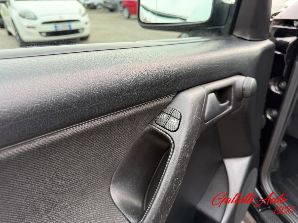 Volkswagen Golf Cabrio 1.6 cat Avantgarde (16)