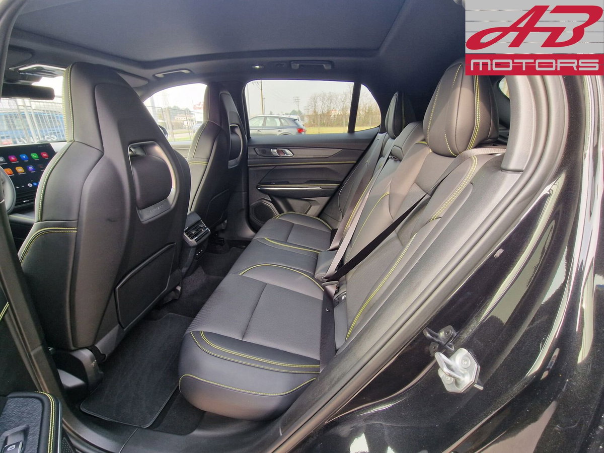 Lynk & Co 01 01 1.5 td phev Core auto (11)