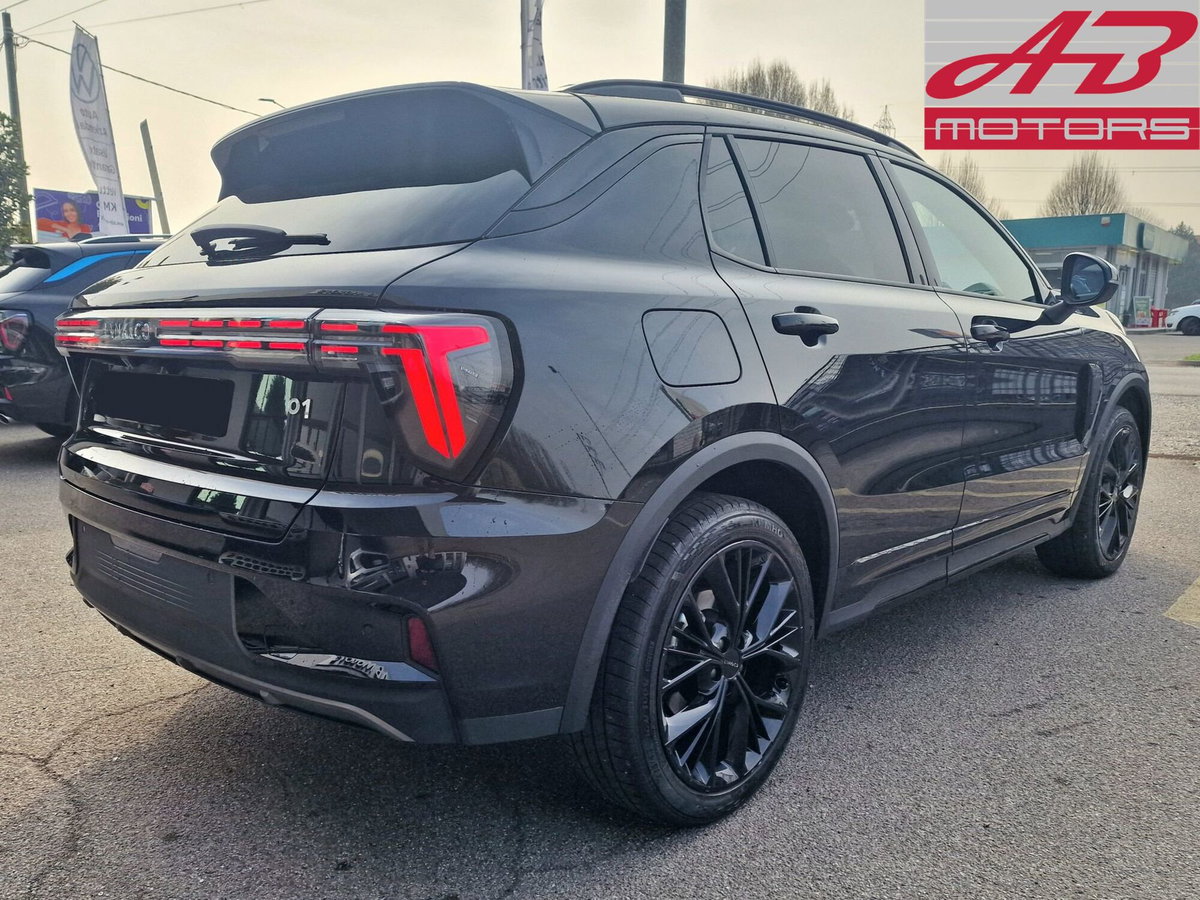 Lynk & Co 01 01 1.5 td phev Core auto (5)