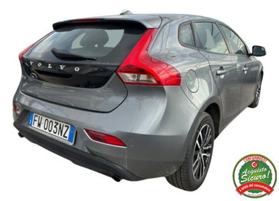 Volvo V40 D2 Geartronic Plus (2)