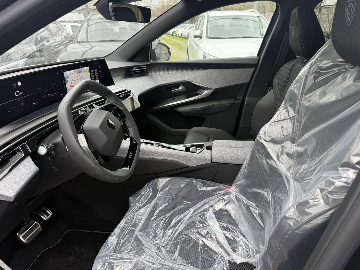 Peugeot 3008 1.2 hybrid GT Exclusive 145cv e-dcs6 (10)