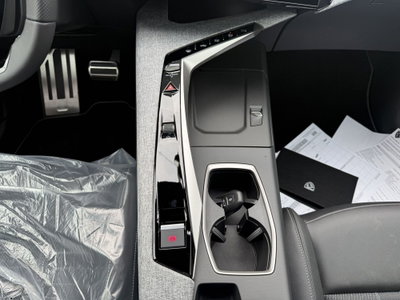Peugeot 3008 1.2 hybrid GT Exclusive 145cv e-dcs6 (11)