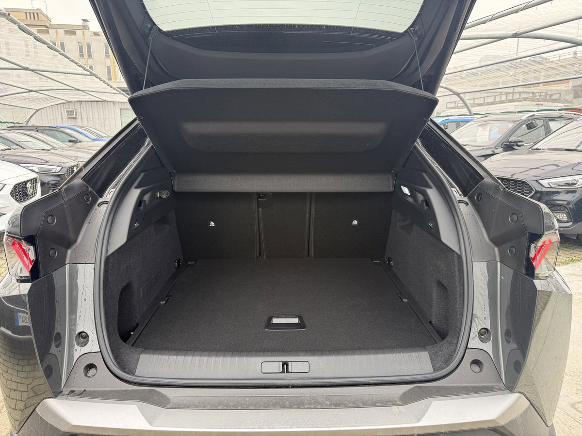 Peugeot 3008 1.2 hybrid GT Exclusive 145cv e-dcs6 (7)