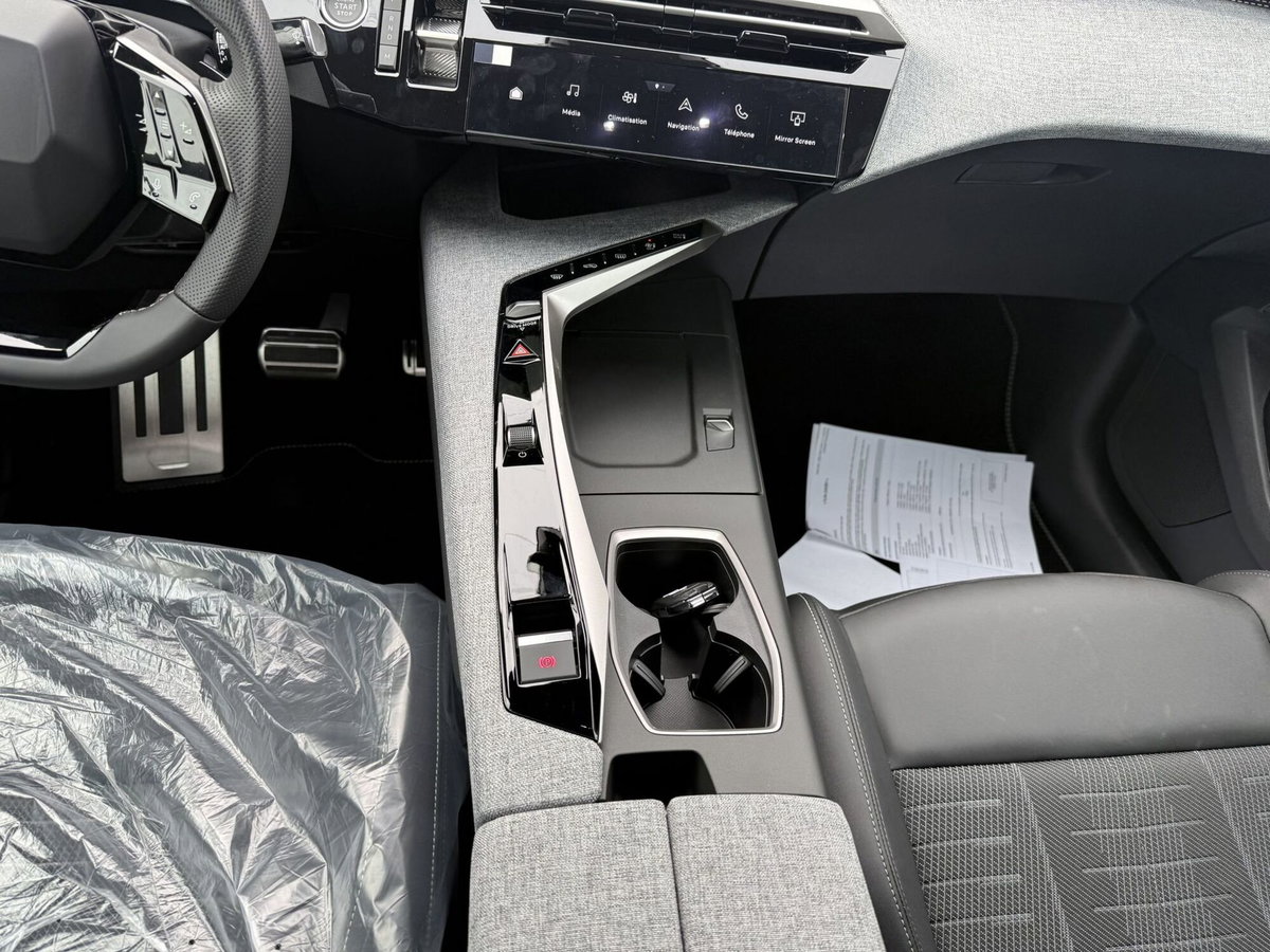 Peugeot 3008 73 kWh GT (12)
