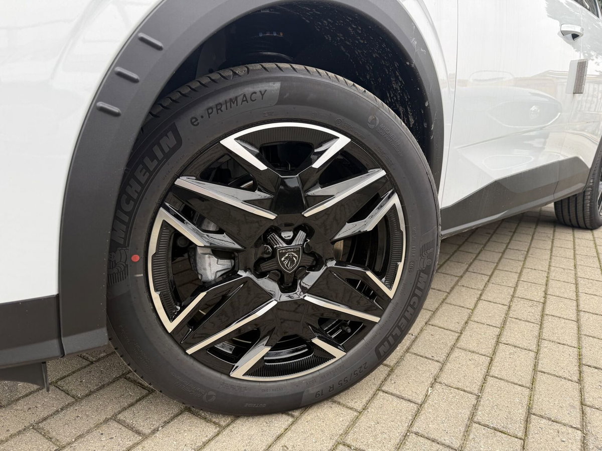 Peugeot 3008 73 kWh GT (3)