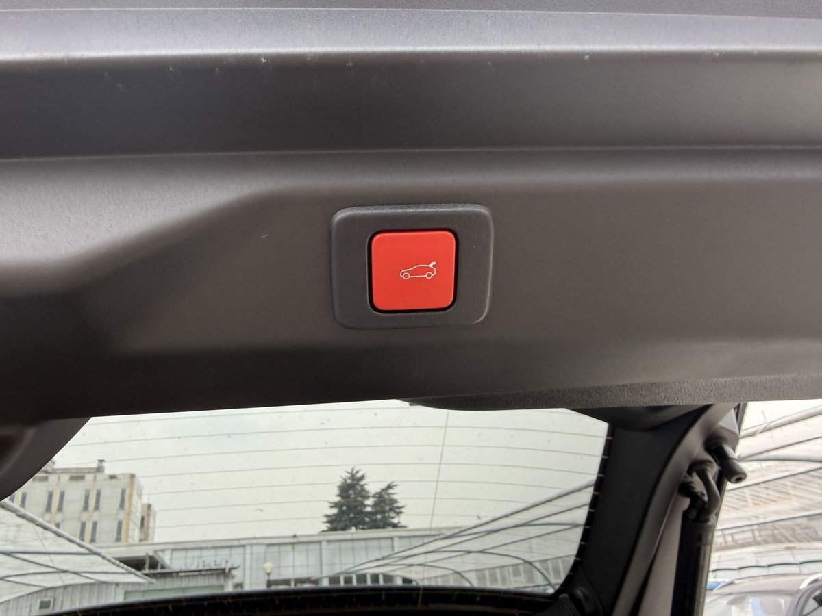 Peugeot 3008 73 kWh GT (9)