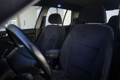 Volkswagen Golf 1.6 cat 5 porte Highline (16)
