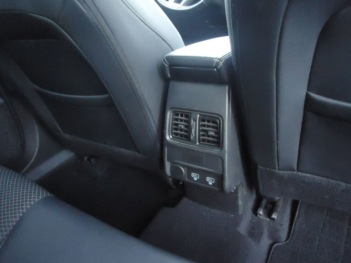 Renault Arkana Hybrid E-Tech 145 CV Techno (10)