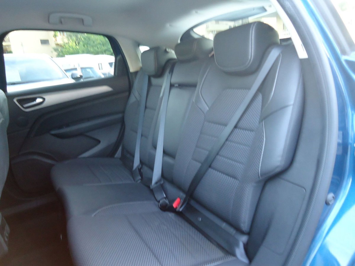 Renault Arkana Hybrid E-Tech 145 CV Techno (8)