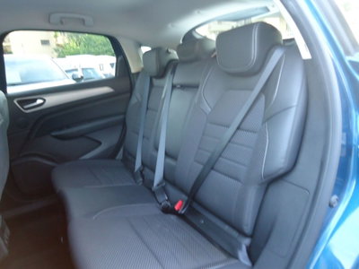 Renault Arkana Hybrid E-Tech 145 CV Techno (8)