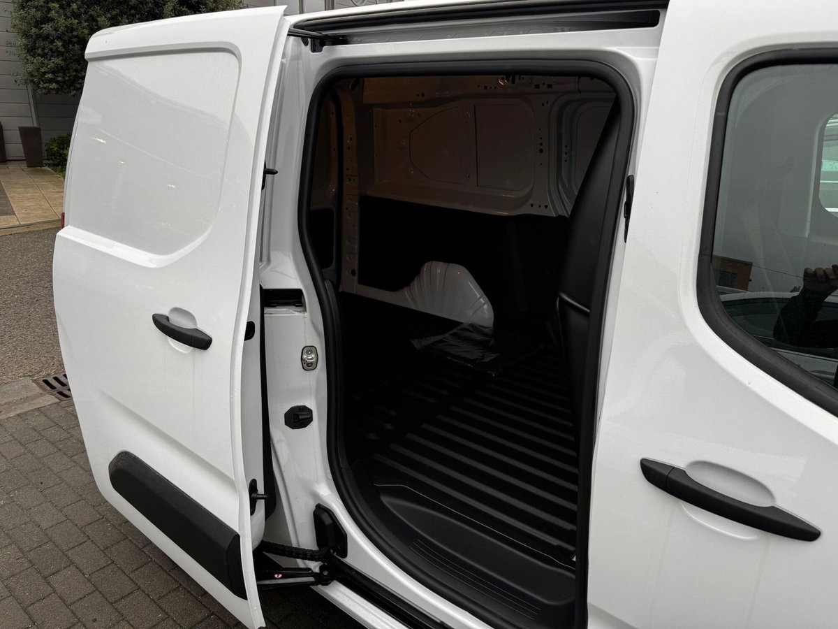 Fiat Doblò Furgone van 1.5 bluehdi 100cv CH1 (8)