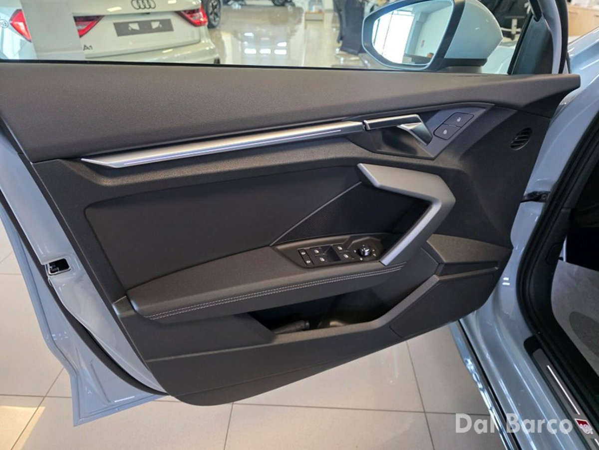 Audi A3 allstreet 2.0 tdi Identity Contrast 150cv s-tronic (15)
