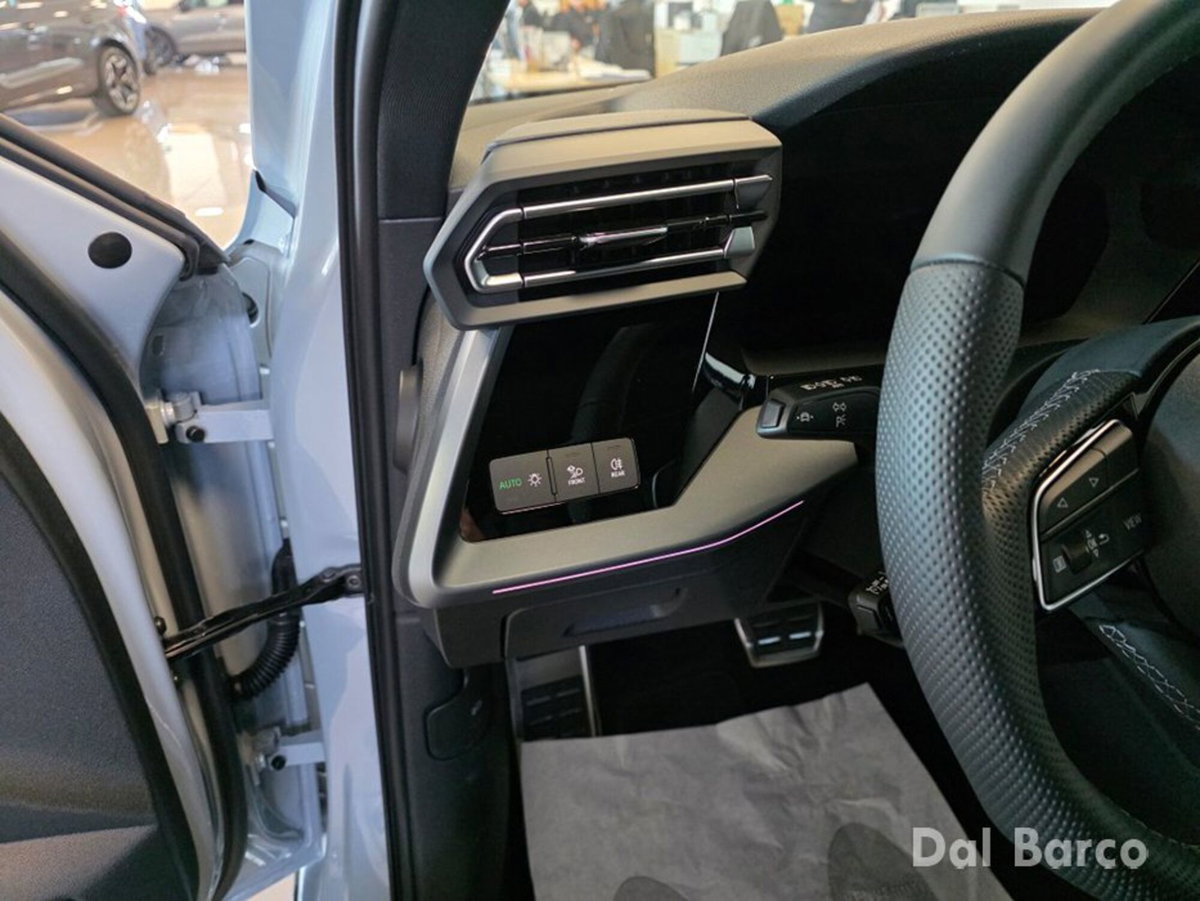Audi A3 allstreet 2.0 tdi Identity Contrast 150cv s-tronic (18)
