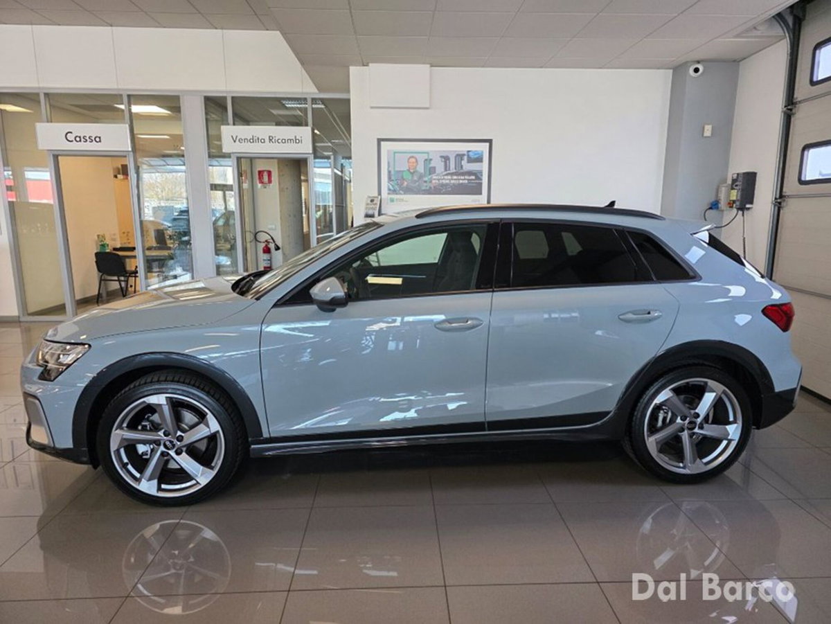 Audi A3 allstreet 2.0 tdi Identity Contrast 150cv s-tronic (3)