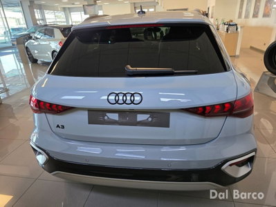 Audi A3 allstreet 2.0 tdi Identity Contrast 150cv s-tronic (6)