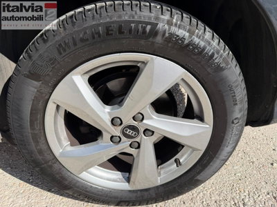 Audi Q3 35 TDI quattro S tronic Business Advanced (20)