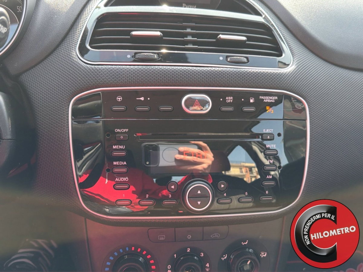 Fiat Punto 1.4 8V 5 porte Natural Power Street (17)