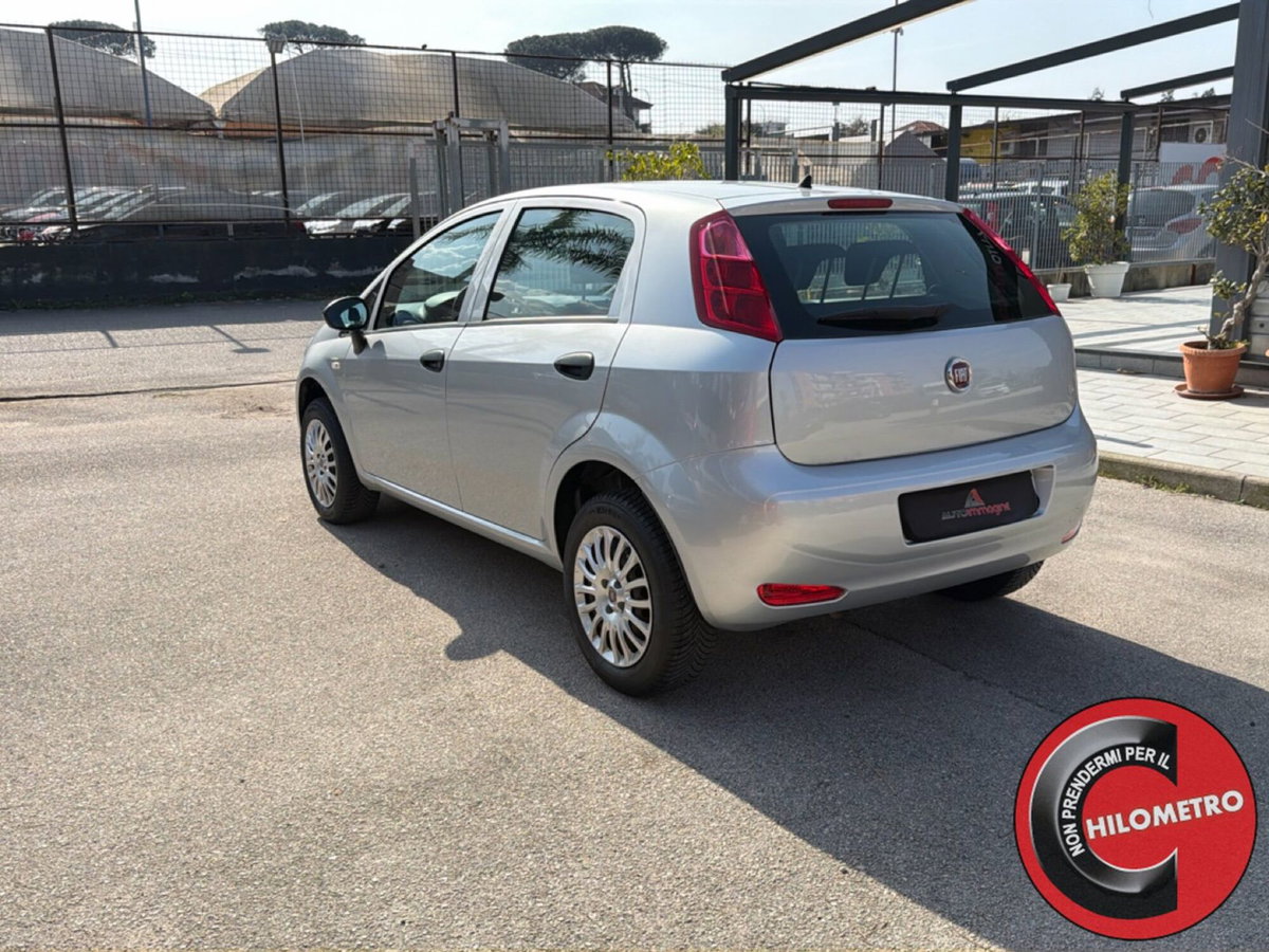 Fiat Punto 1.4 8V 5 porte Natural Power Street (4)