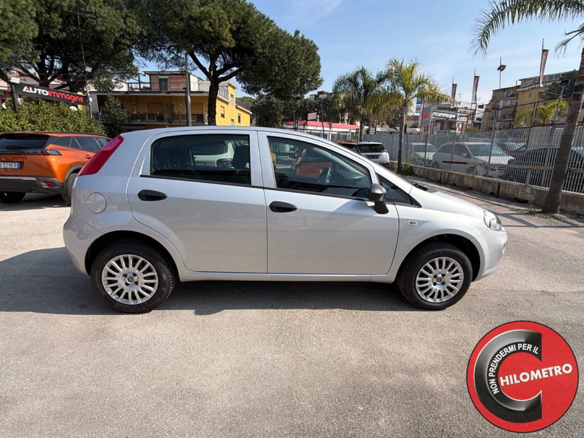 Fiat Punto 1.4 8V 5 porte Natural Power Street (7)