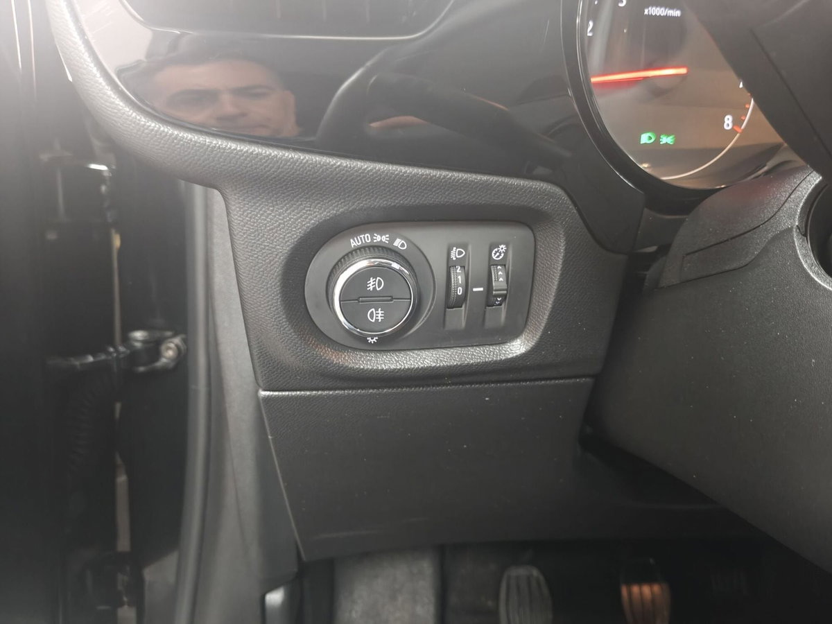 Opel Corsa 1.2 Corsa s&s 75cv (12)