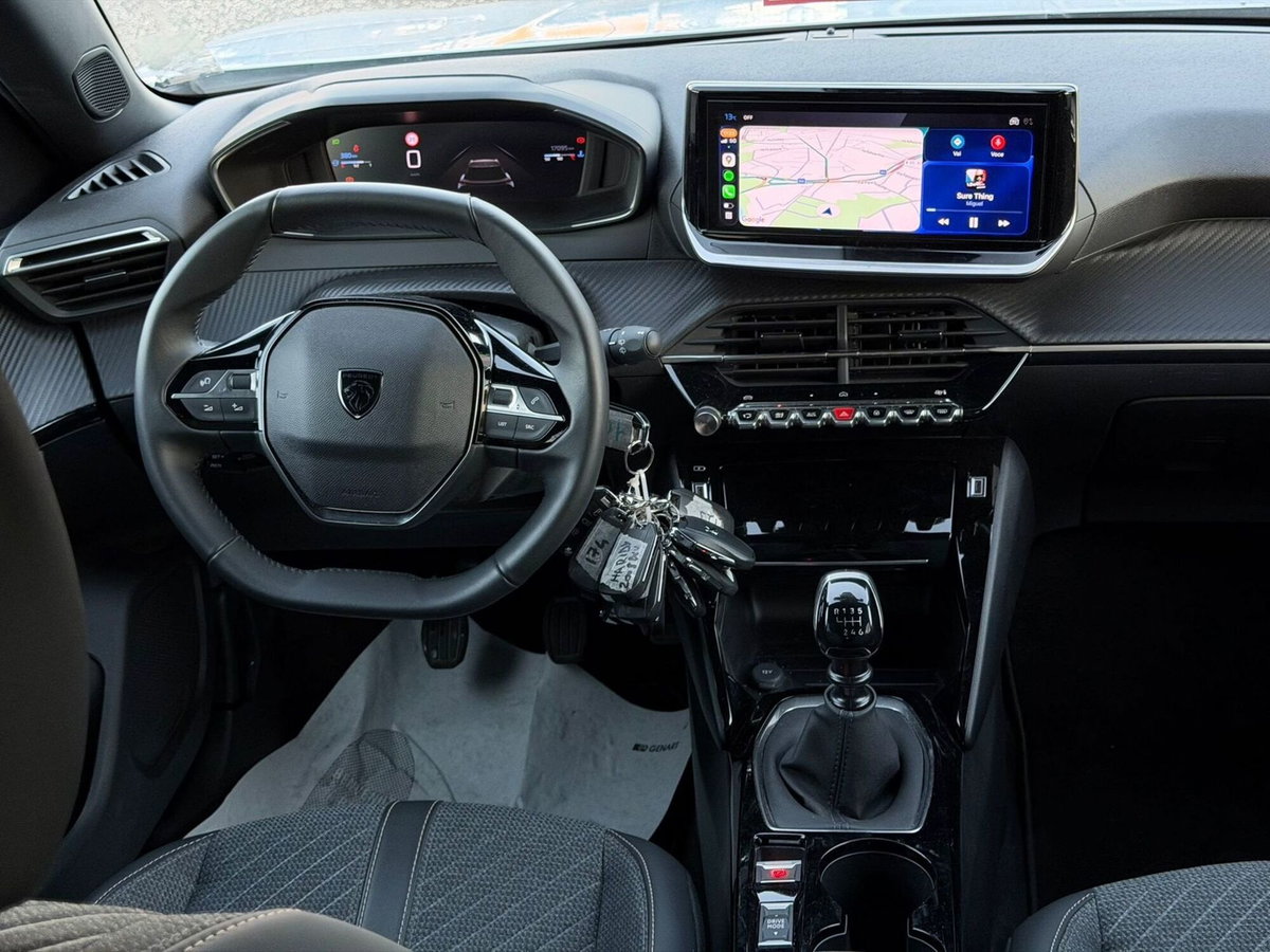 Peugeot 2008 PureTech 100 S&S Allure (8)