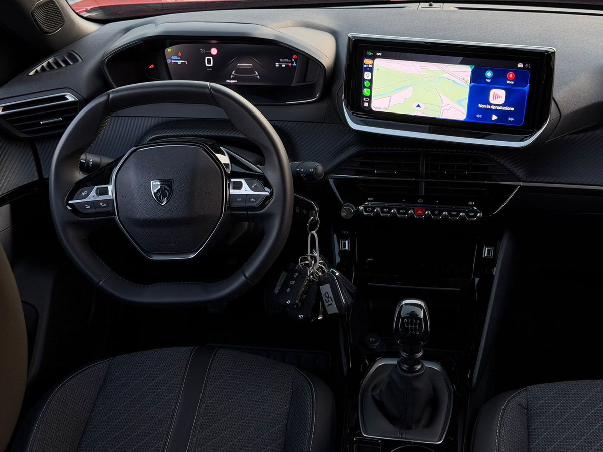 Peugeot 2008 PureTech 100 S&S Allure (6)
