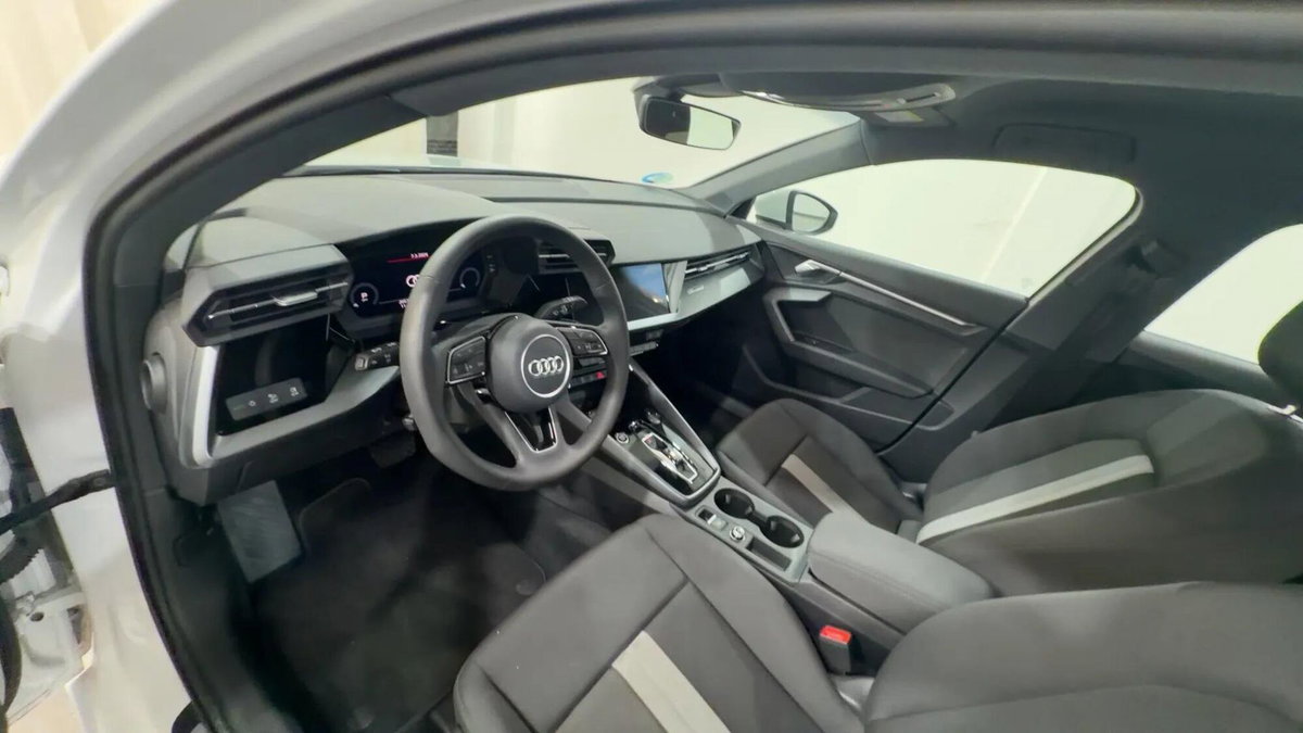 Audi A3 Sedan 35 TFSI S tronic Business Advanced (8)