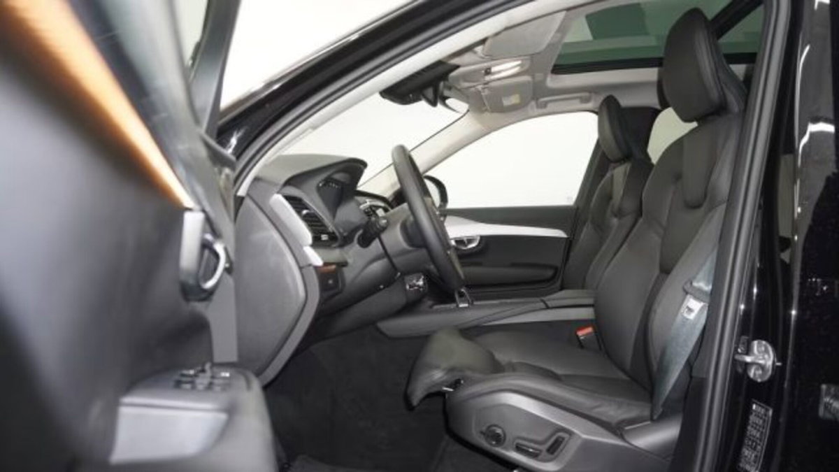 Volvo XC90 B5 (d) AWD automatico Plus Bright (11)