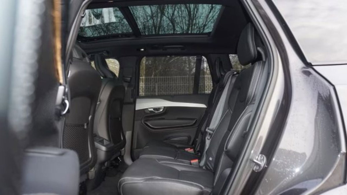 Volvo XC90 B5 (d) AWD automatico Plus Dark (13)