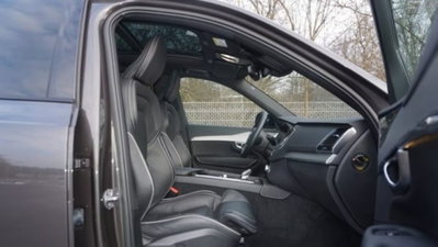 Volvo XC90 B5 (d) AWD automatico Plus Dark (14)