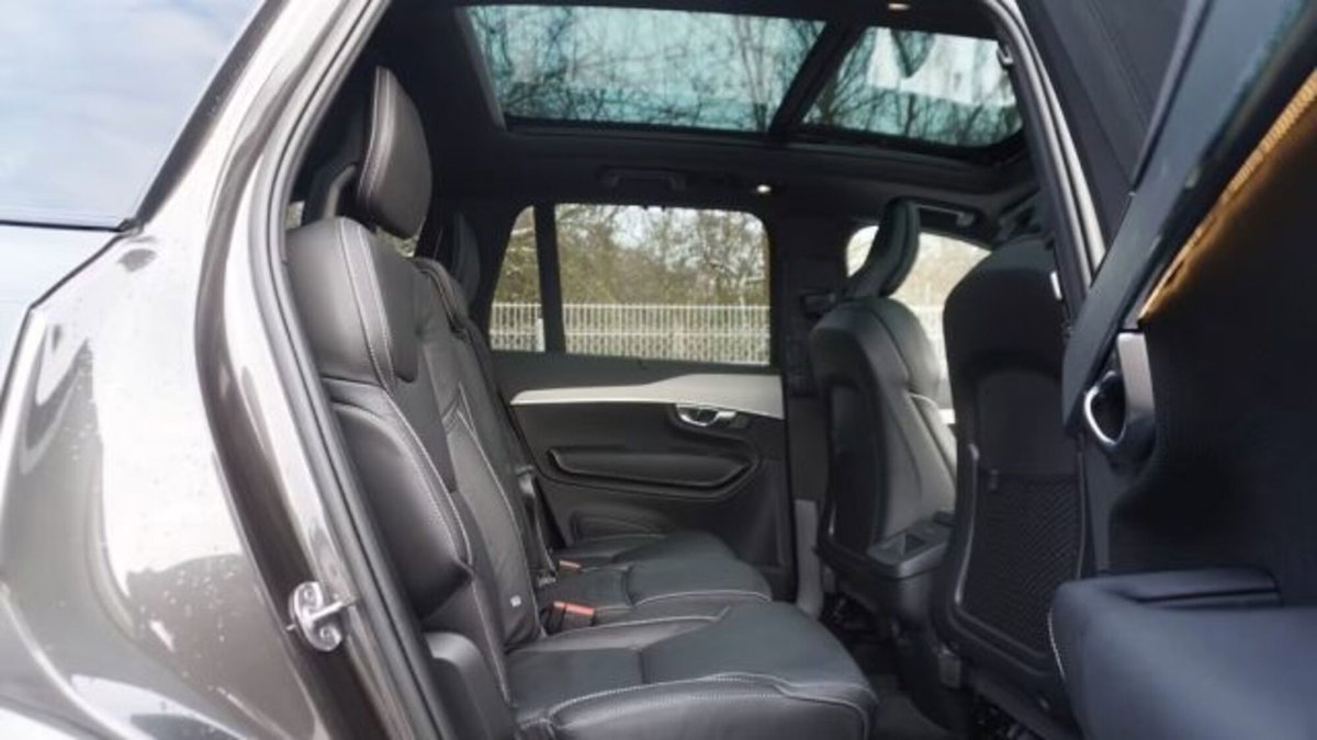 Volvo XC90 B5 (d) AWD automatico Plus Dark (15)
